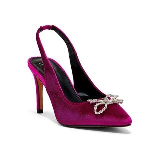 New in box Fuchsia Pumps